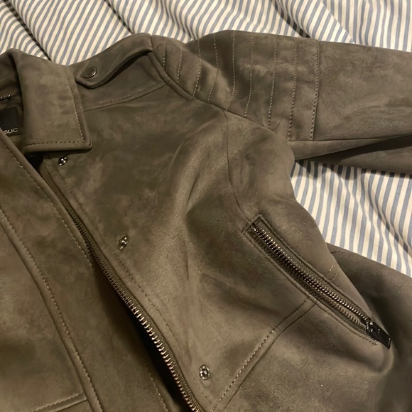 Great condition Banana Republic Moto jacket. - Picture 3 of 8